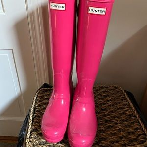 Glossy pink Hunter boots